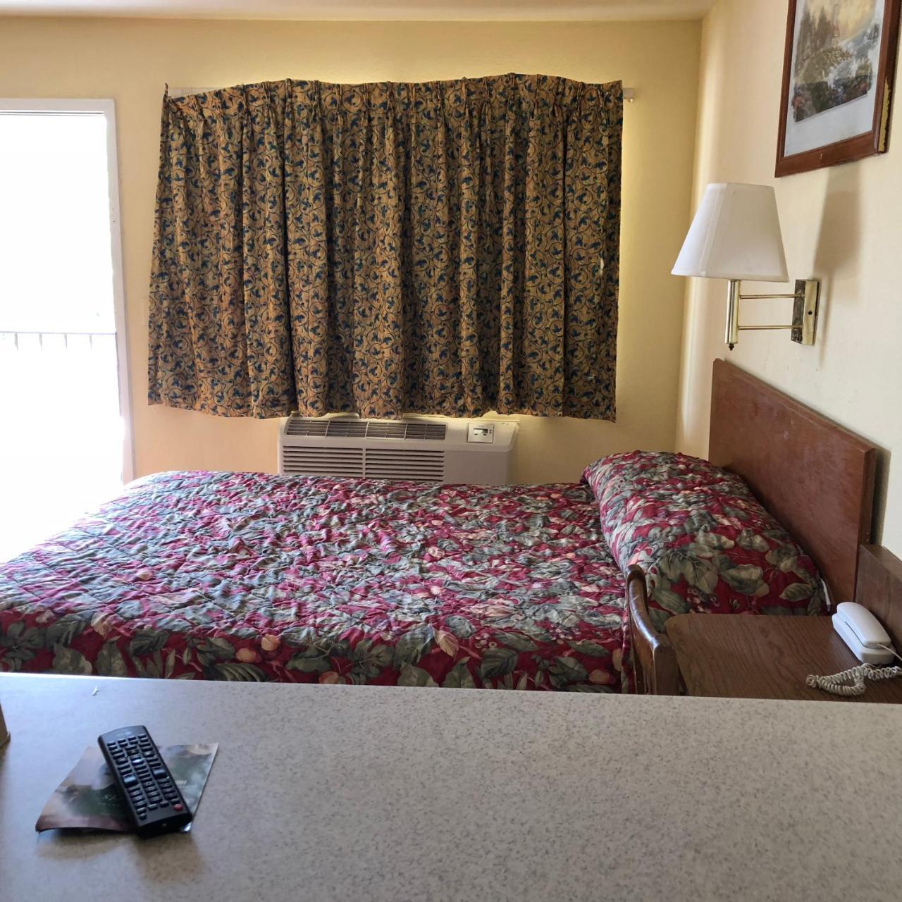 Country Host Inn 特克萨卡纳 外观 照片