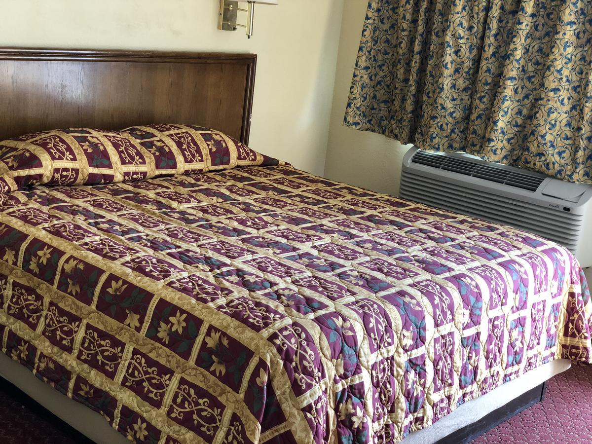 Country Host Inn 特克萨卡纳 外观 照片