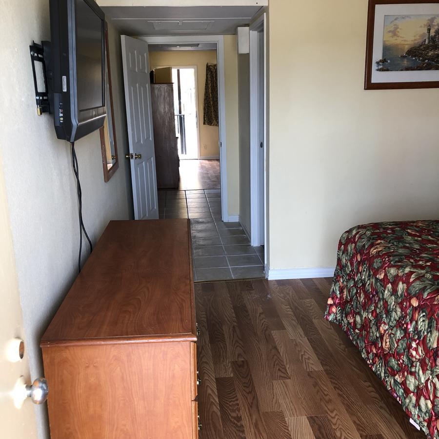 Country Host Inn 特克萨卡纳 外观 照片
